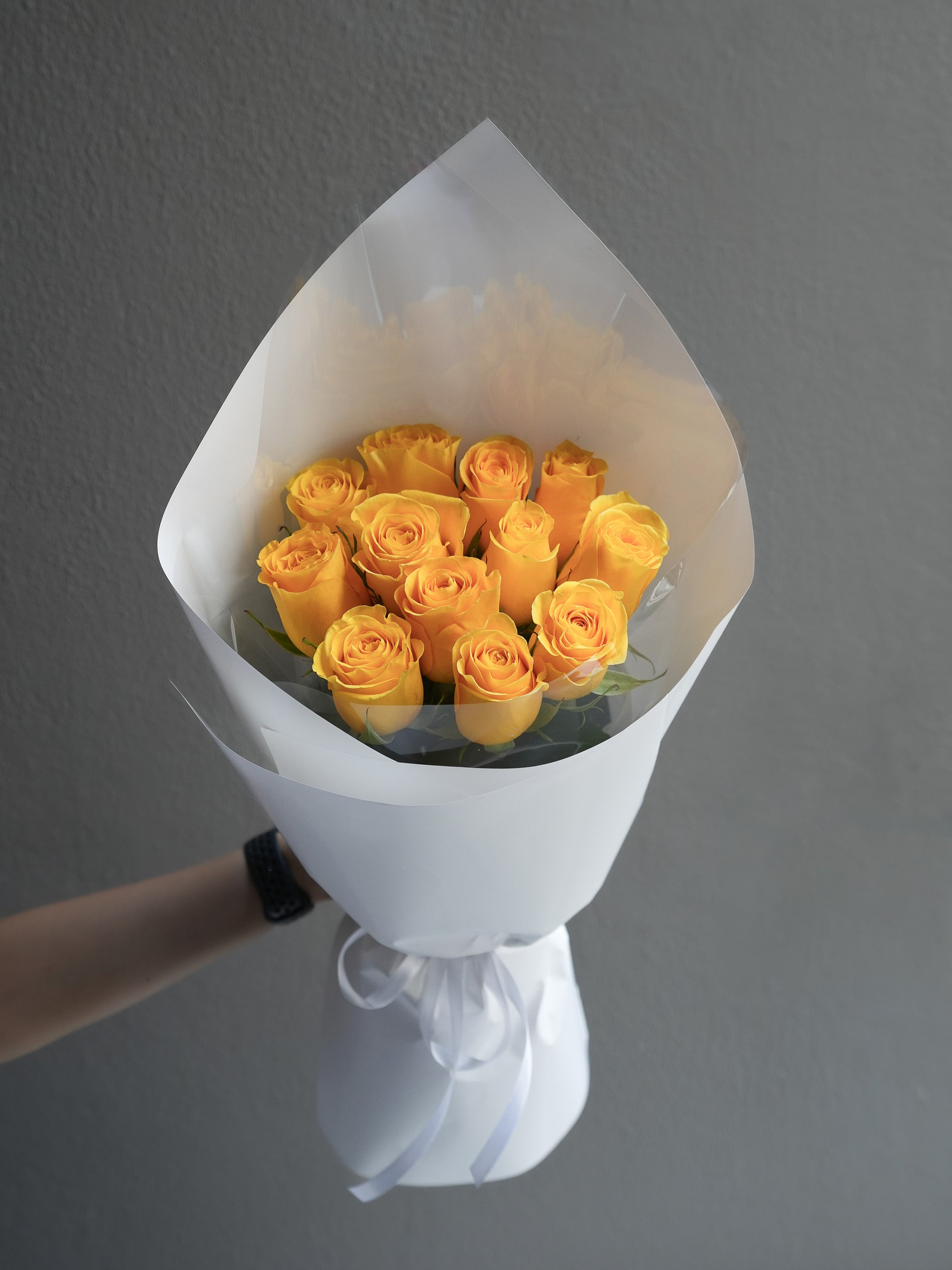 12 Yellow Roses
