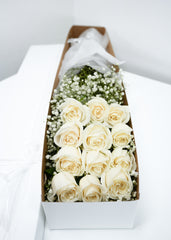 12 White Rose Box
