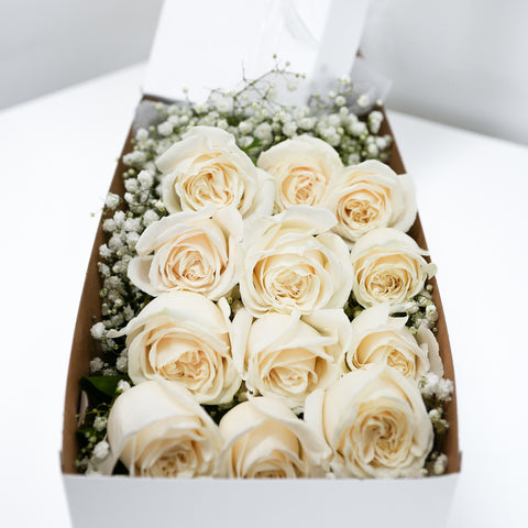 12 White Rose Box