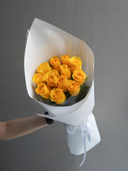 12 Yellow Roses