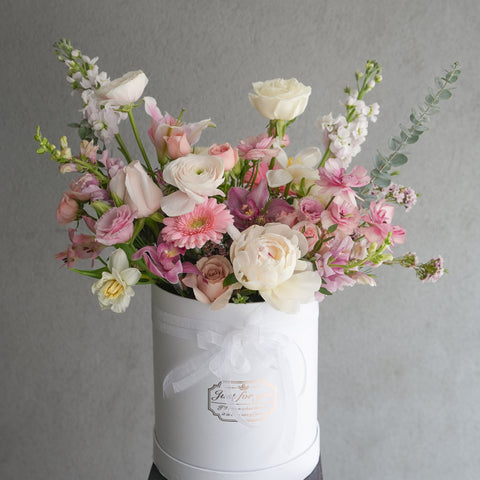 Mix of Floral Colors Round Box