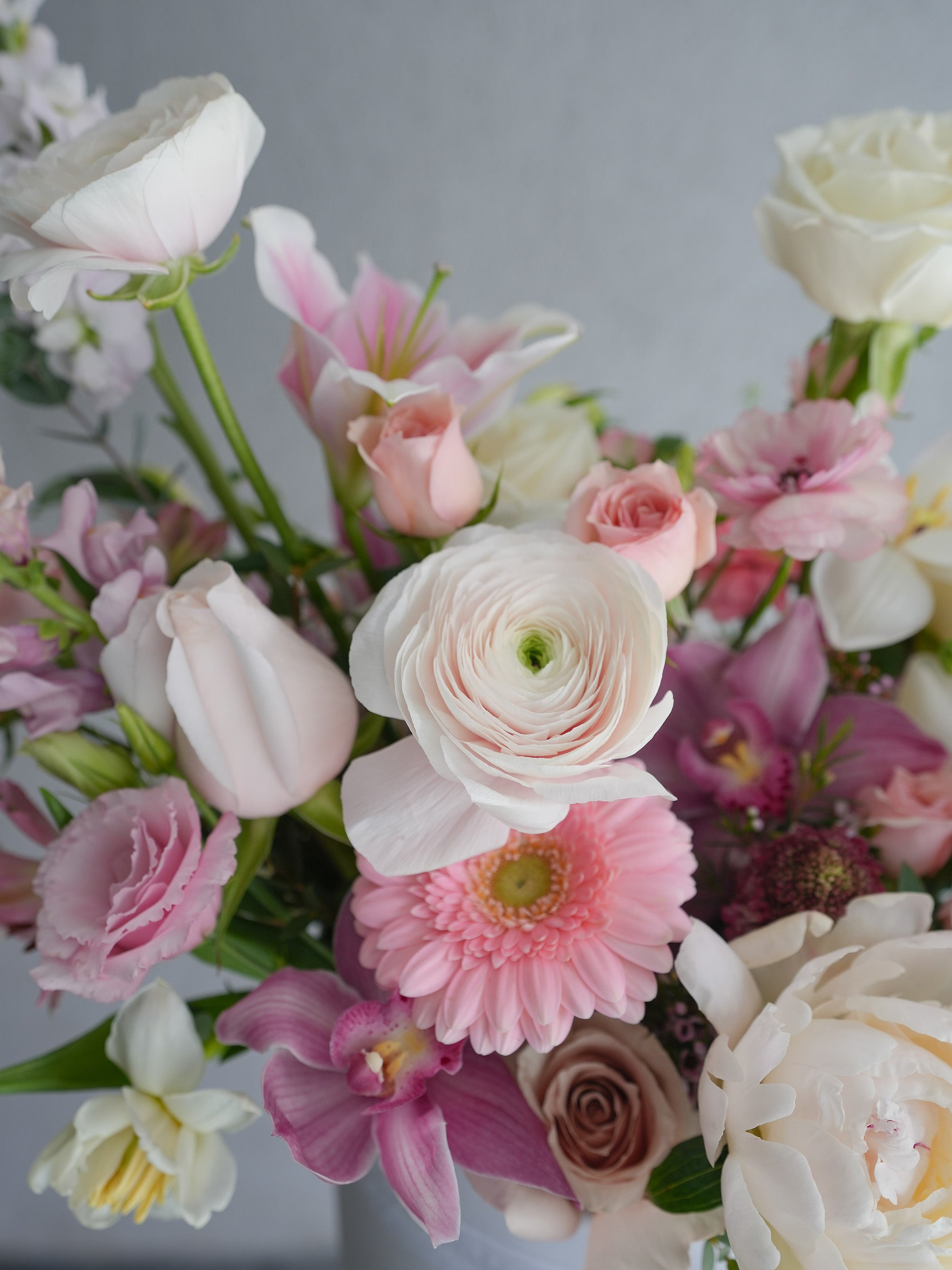 Mix of Floral Colors Round Box