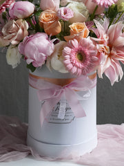Mix of Floral Colors Round Box
