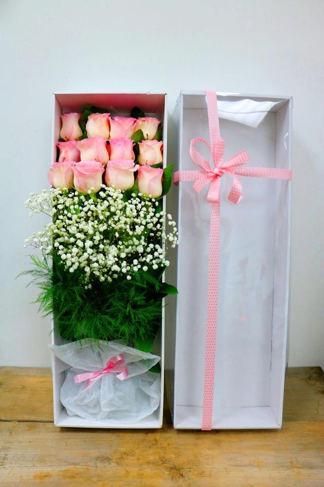 12 Pink Rose Box
