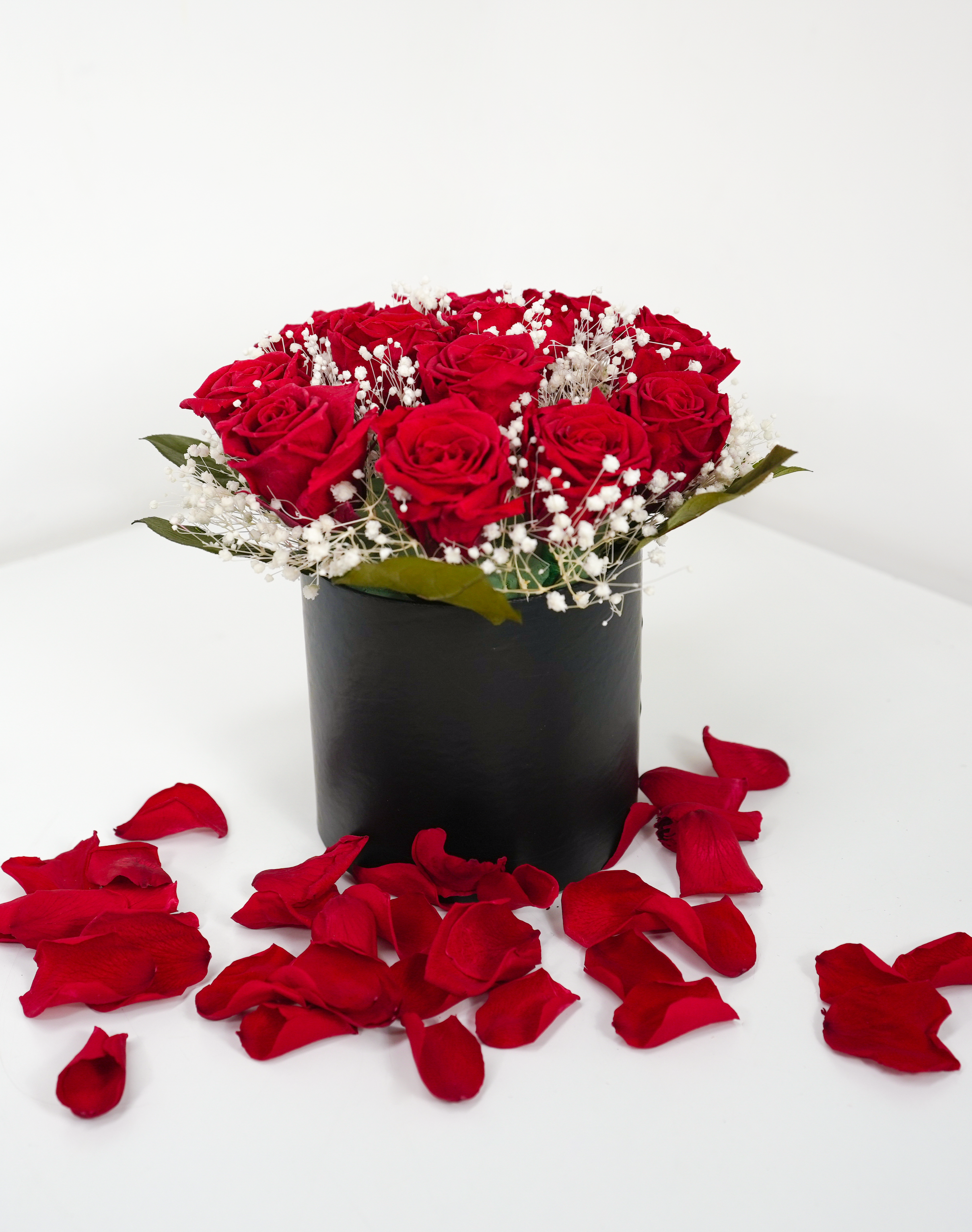 12 Red Preserved Rose Round Box