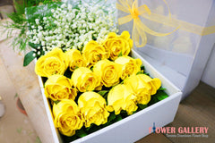 12 YELLOW ROSES IN A BOX - Toronto Flower Gallery