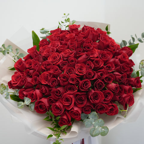 100  Red Roses Bouquet