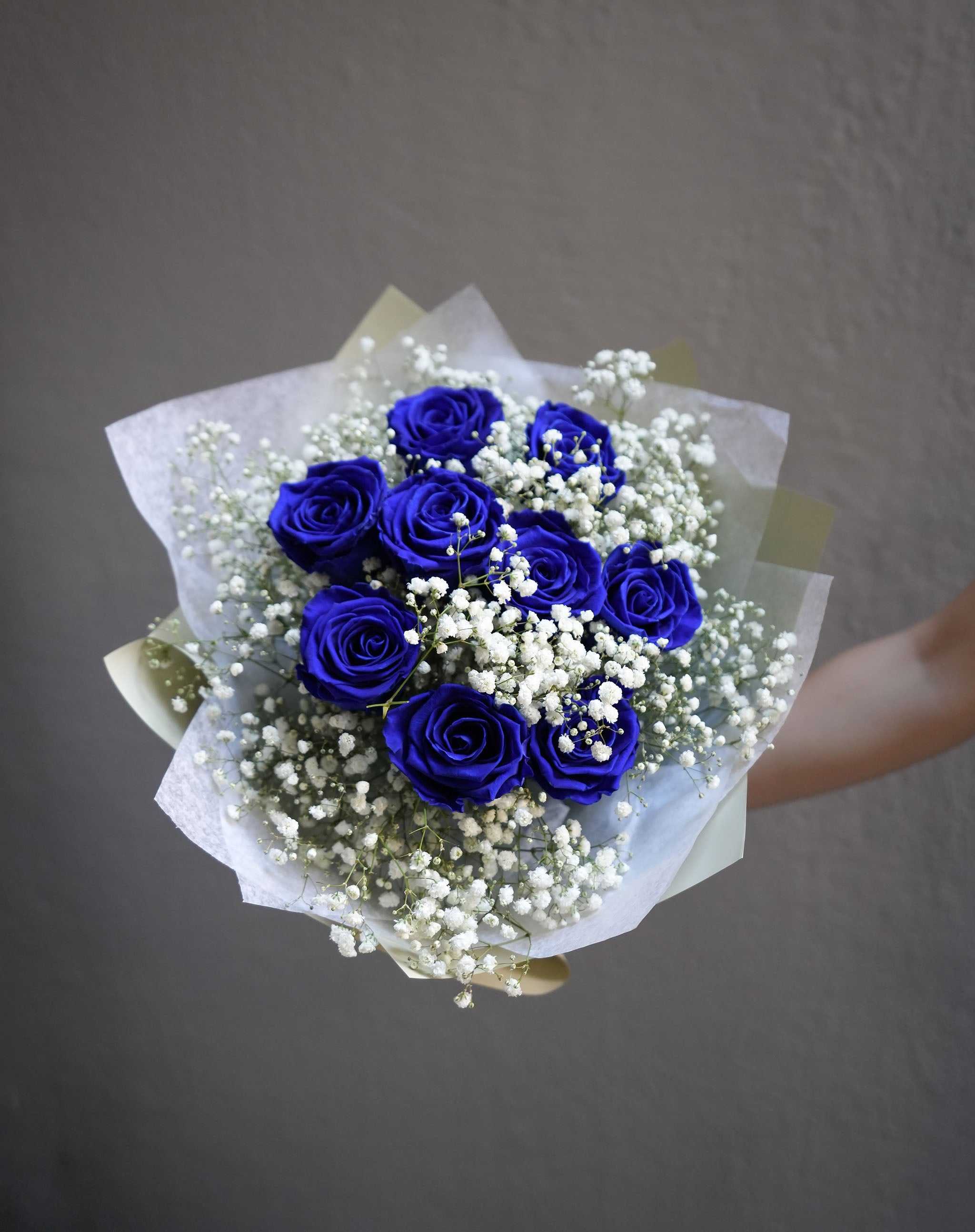 Blue Preserved Roses with Baby's Breath