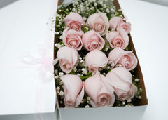 [VD] 12 Pink Roses with Baby's Breath In A Box