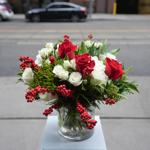 Holiday Cheer Arrangement