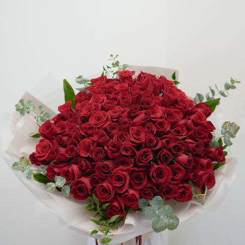 100  Red Roses Bouquet