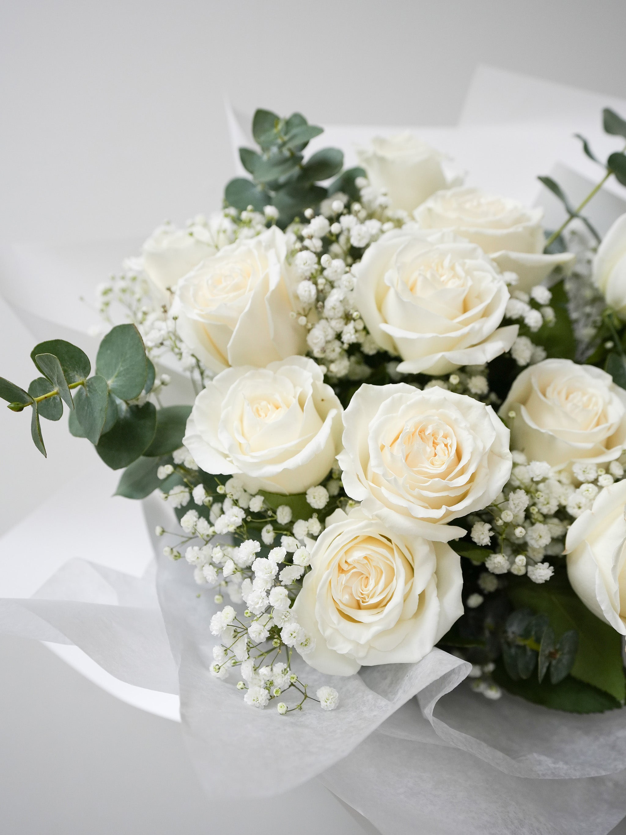 [VD] White Rose Bouquet