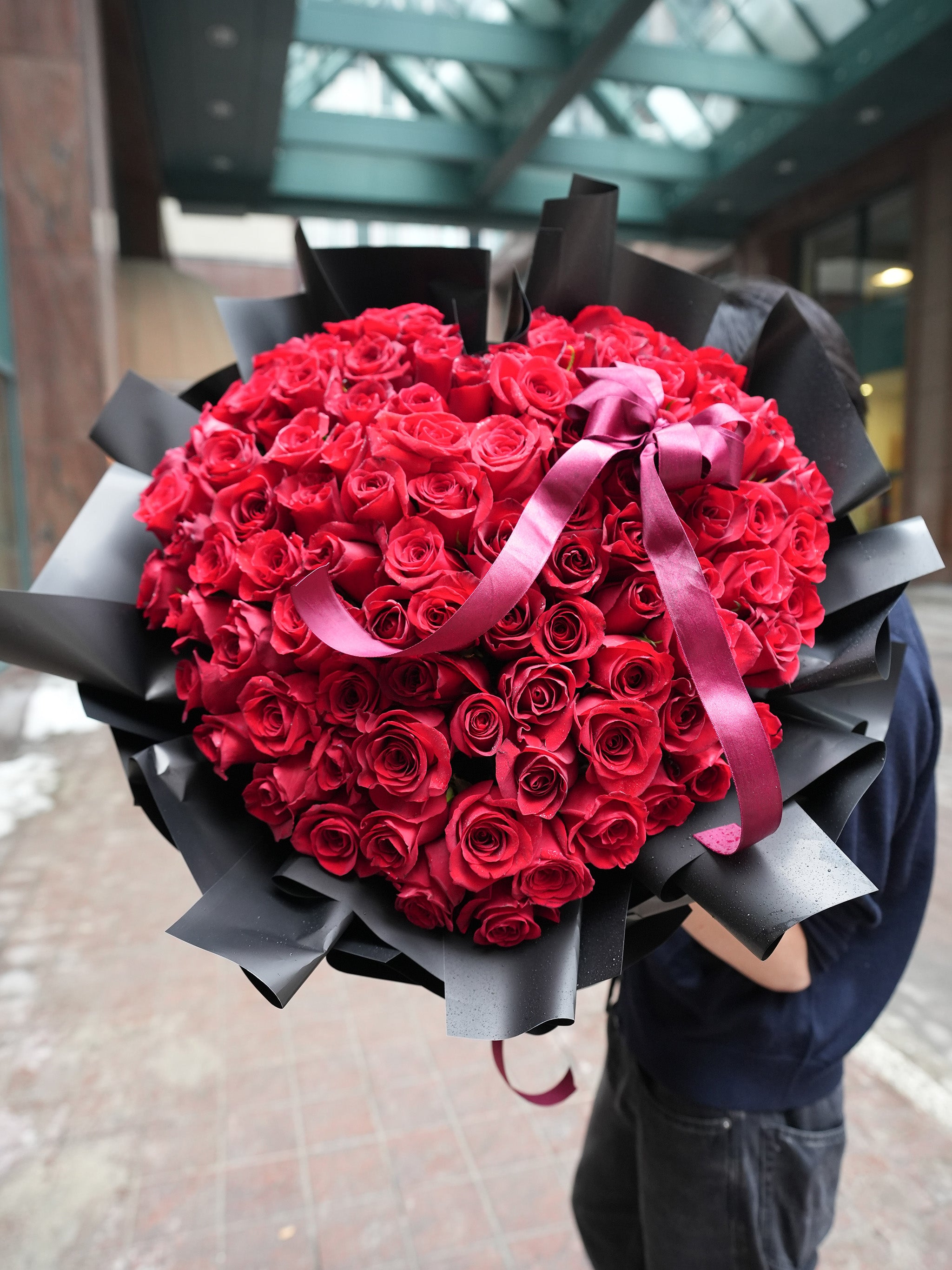 100 Red Roses