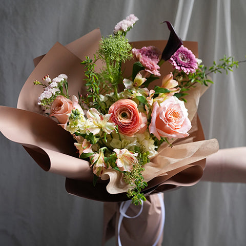 Peach Kiss Bouquet