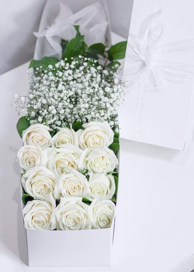 12 WHITE ROSES IN A BOX - Toronto Flower Gallery