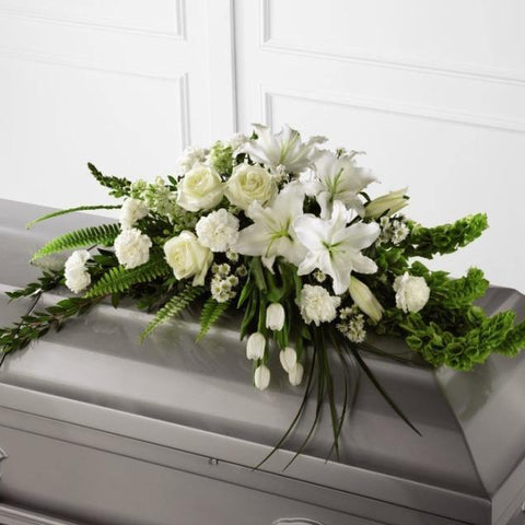 Splendid white Casket Spray