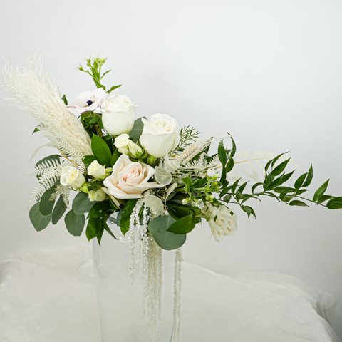 White Breeze Welcome Centerpiece