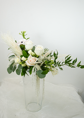 White Breeze Welcome Centerpiece